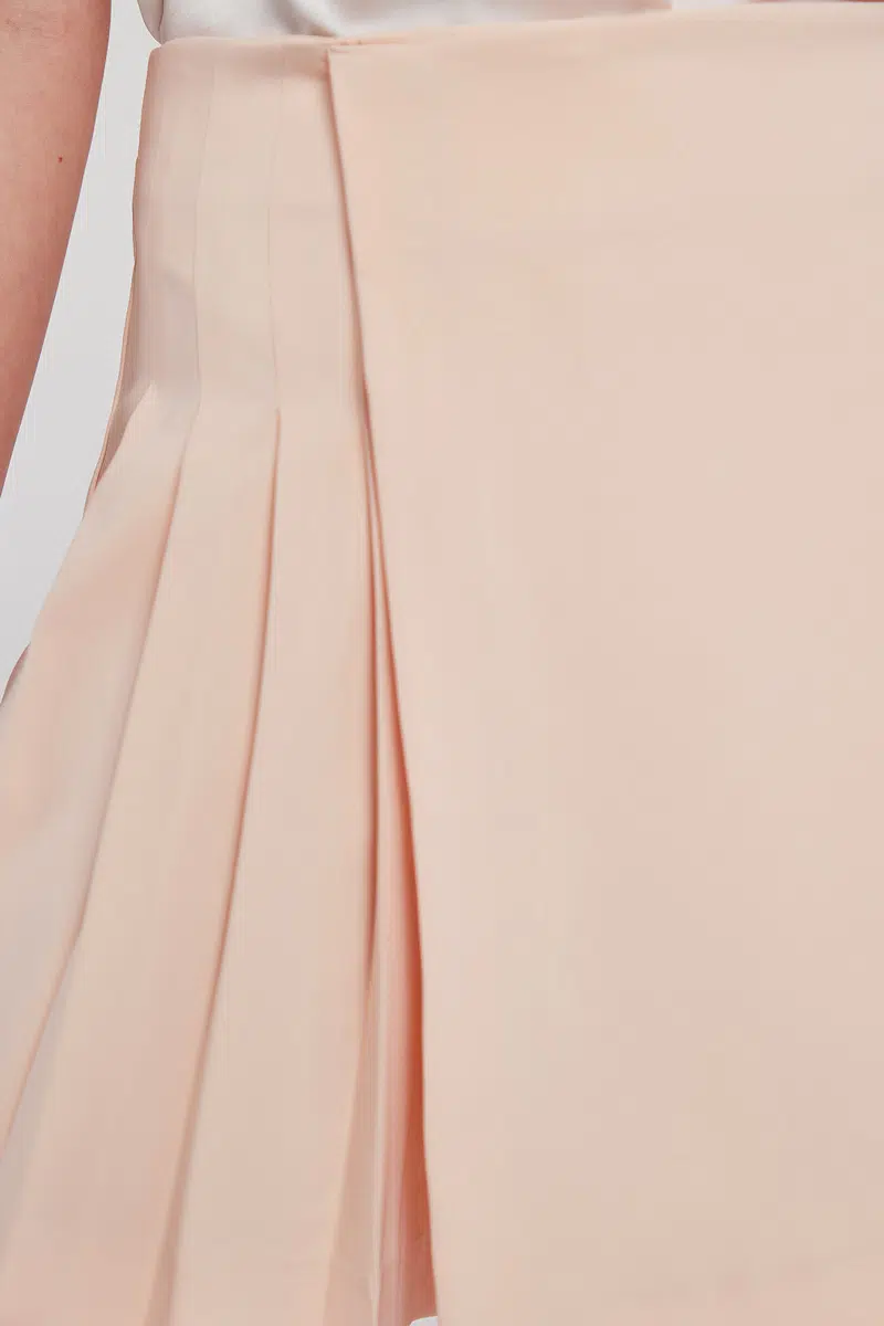 NIKOLINA SHORTS - Image 3